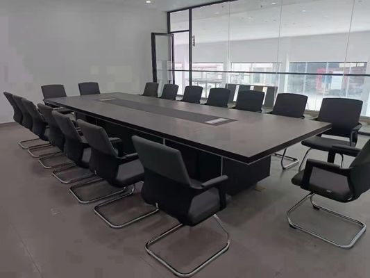 Χαρακτηριστική περιστρεφόμενη εργονομική καρέκλα γραφείου με σχεδιασμό πλέγματος στήριξης οσφυϊκής στήριξης και στήριξη βραχίονων